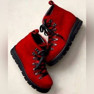 ✨ Luxury Italian Calfskin Hiker Boots ✨
Size EU 40